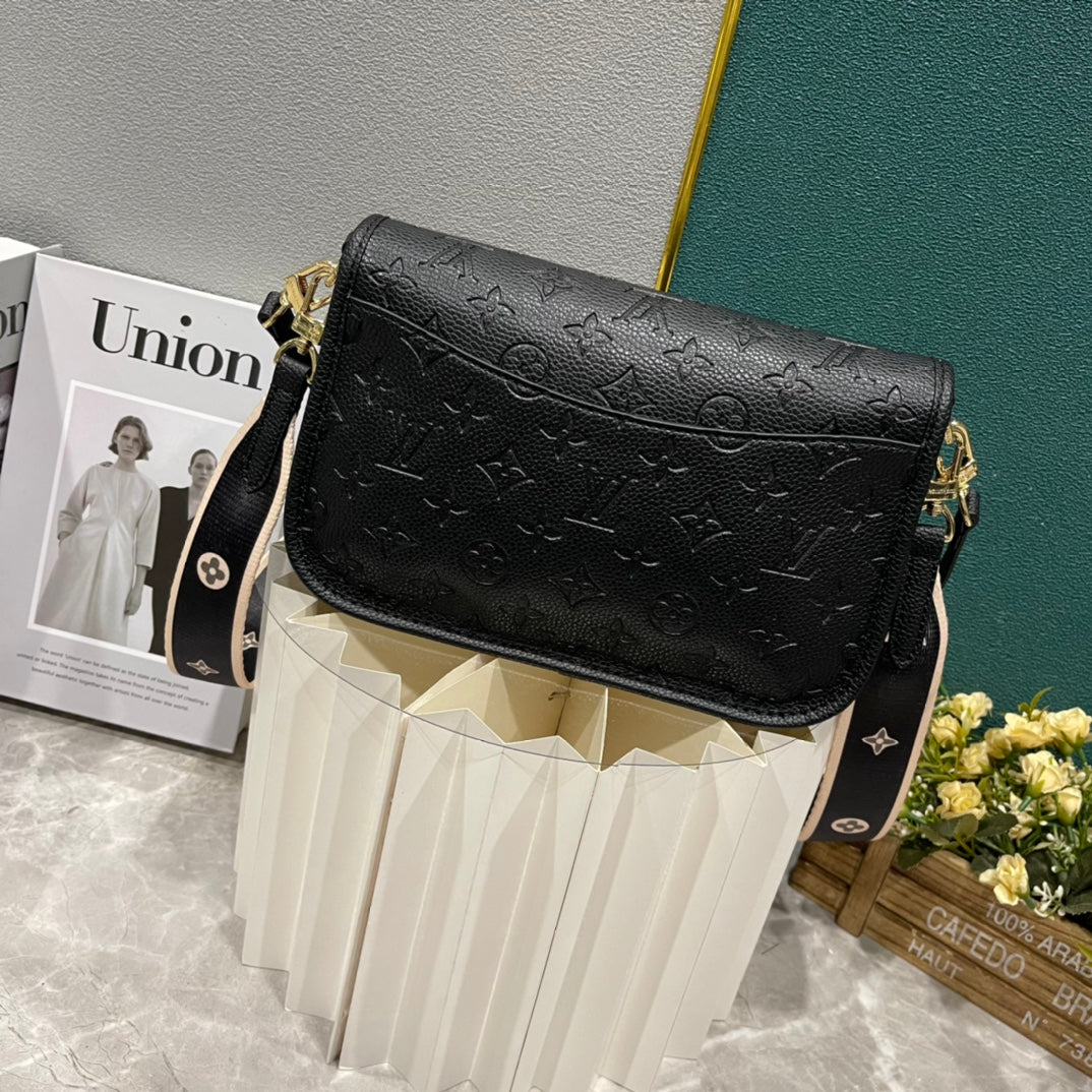 2XE318BDE Stylish leather bag 