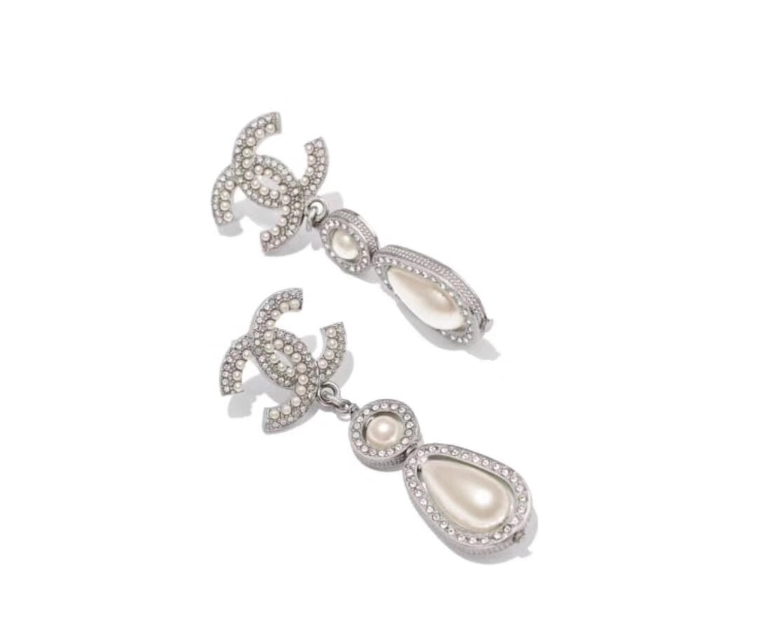 1YC109EDE Stylish Earrings
