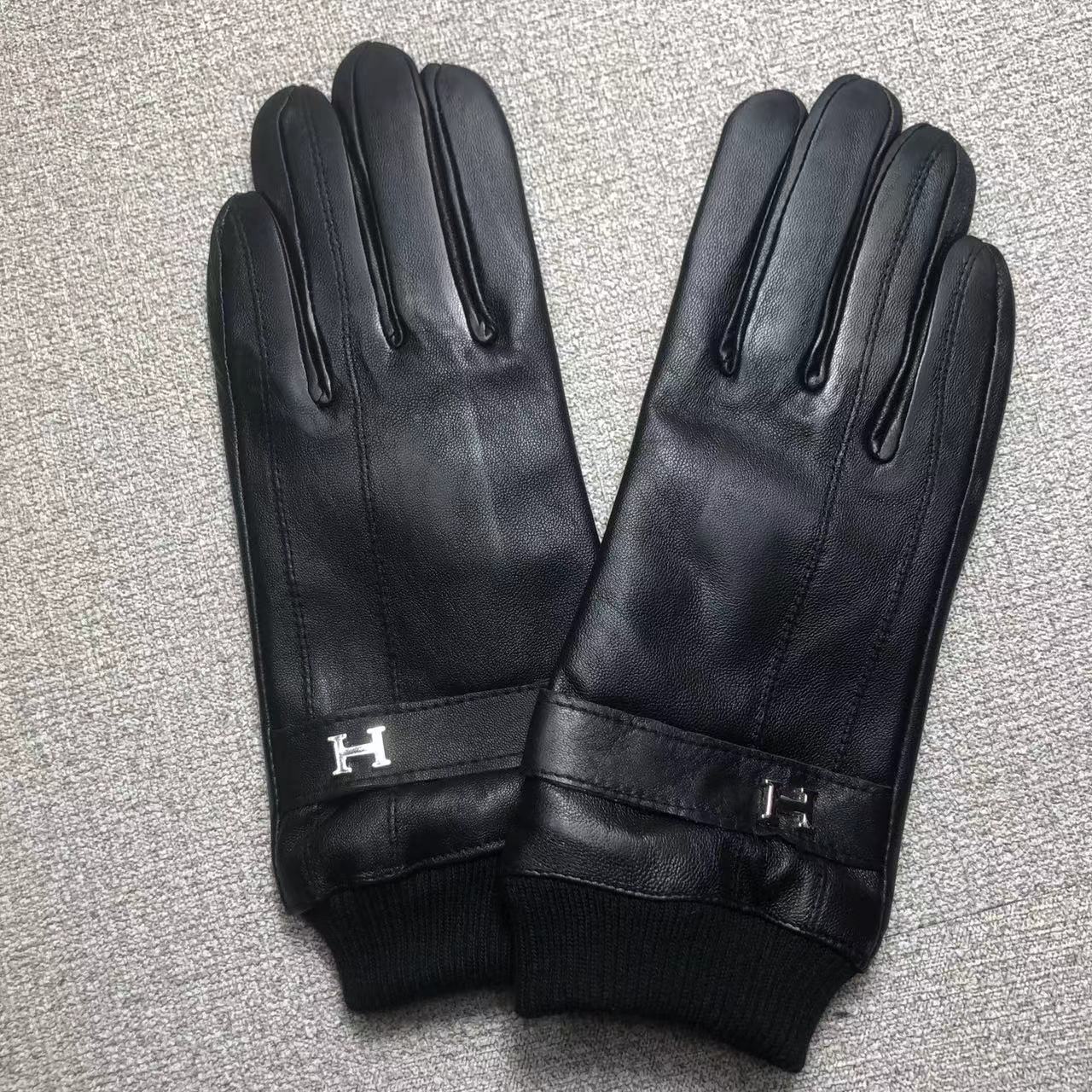 24H84SDE Stylish gloves