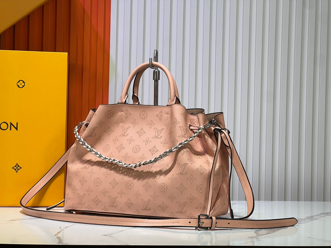 155NE39BDE Stylish leather bag