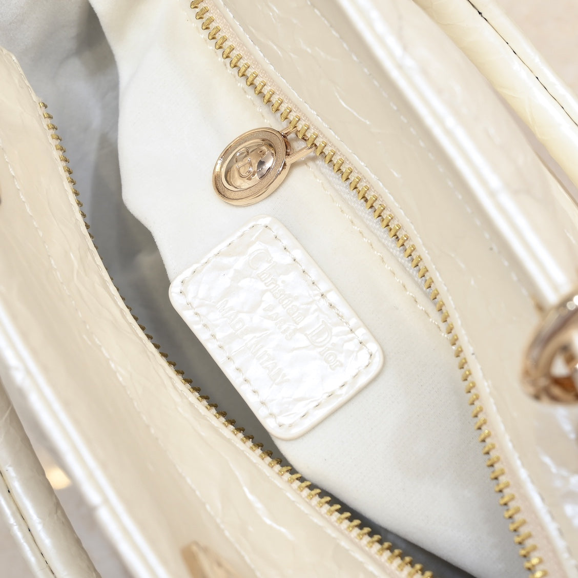 1XD438BDE Stylish leather bag