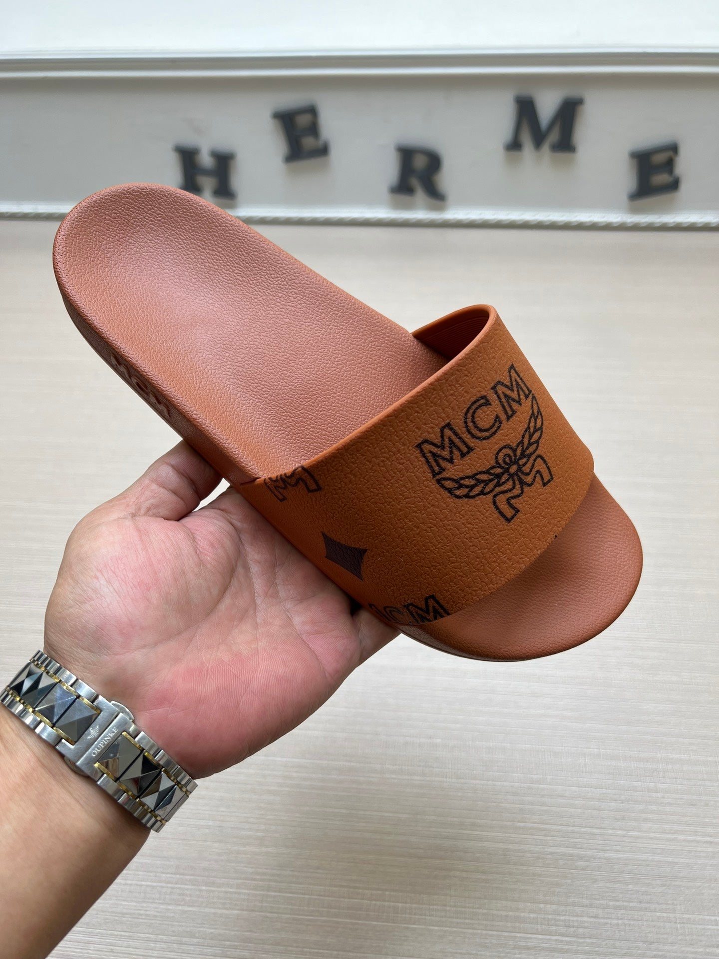 54M43ZDE Stylish slippers