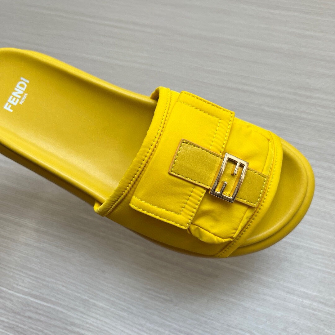 54F125ZDE Stylish slippers