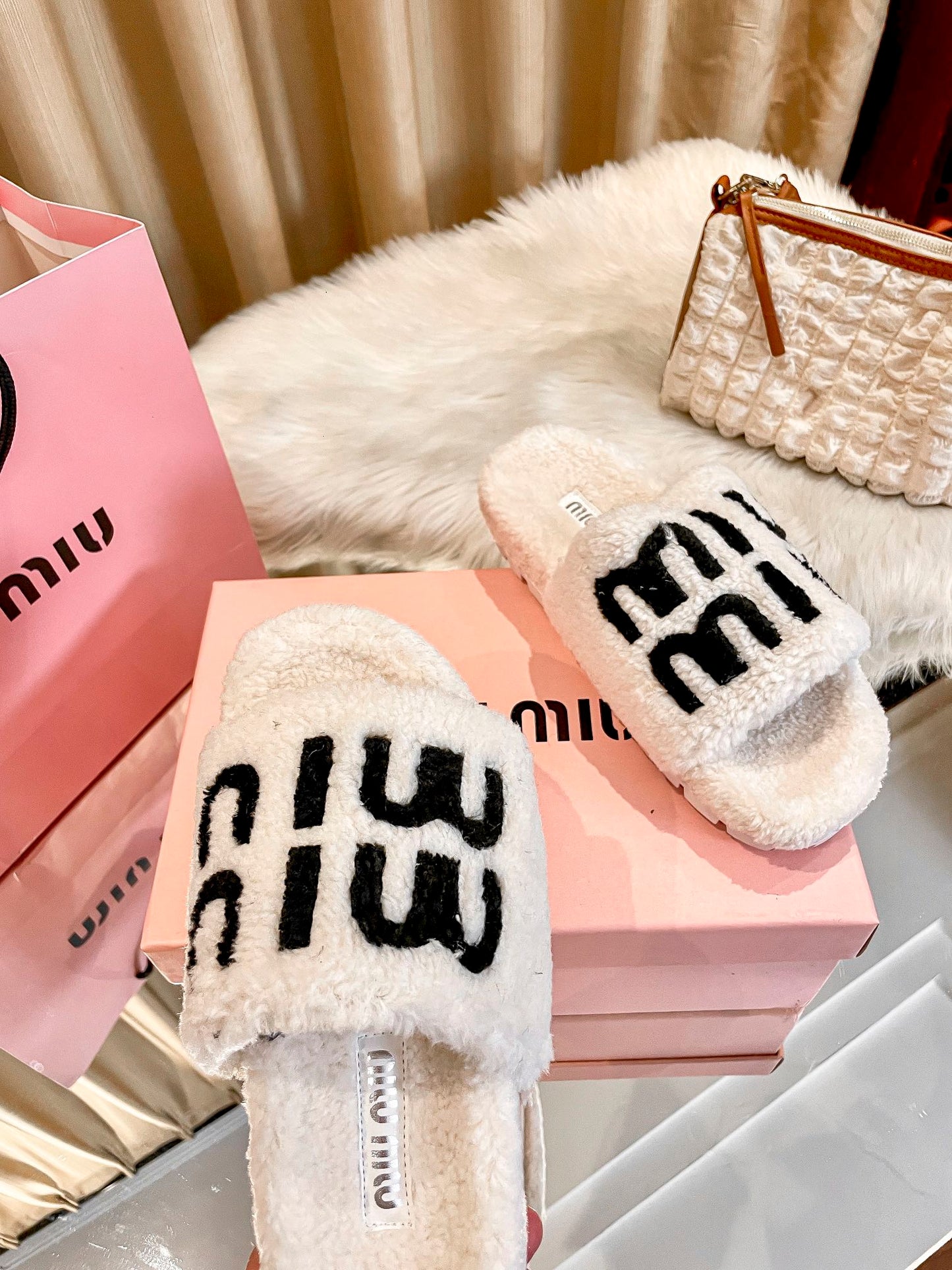 1JA25ZDE Stylish Slippers