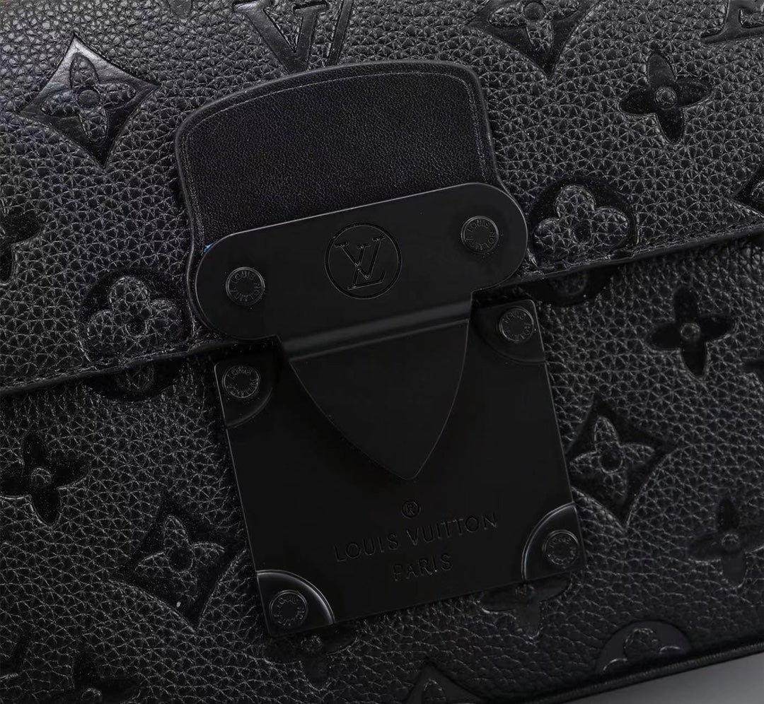 2XE137BDE Stylish leather bag 