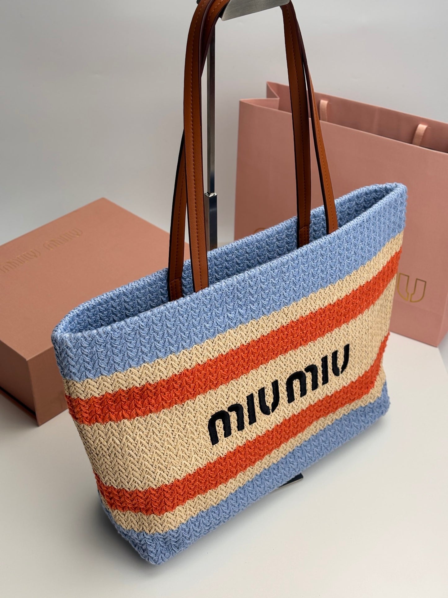 1XA78BDE Stylish Woven Bag