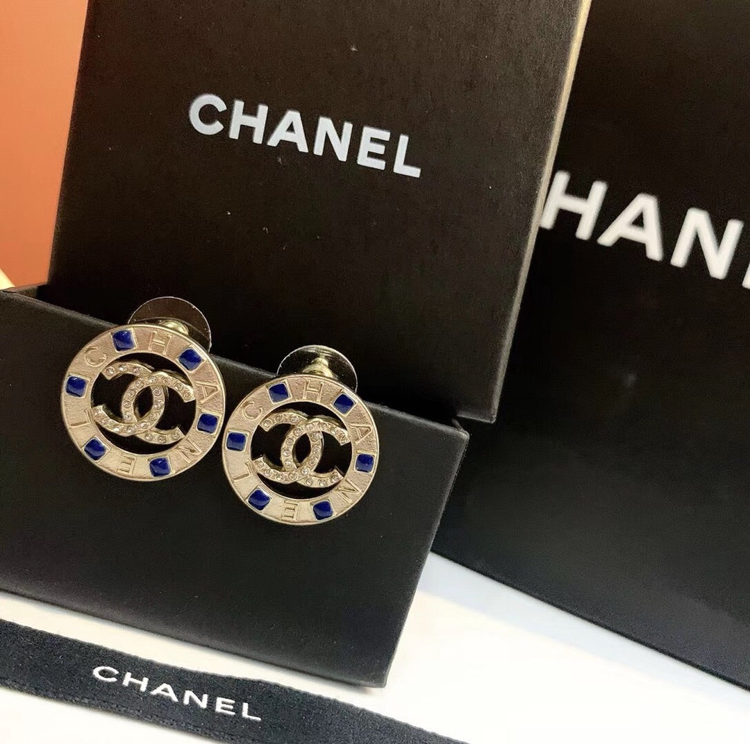 14C22EDE Stylish Earrings