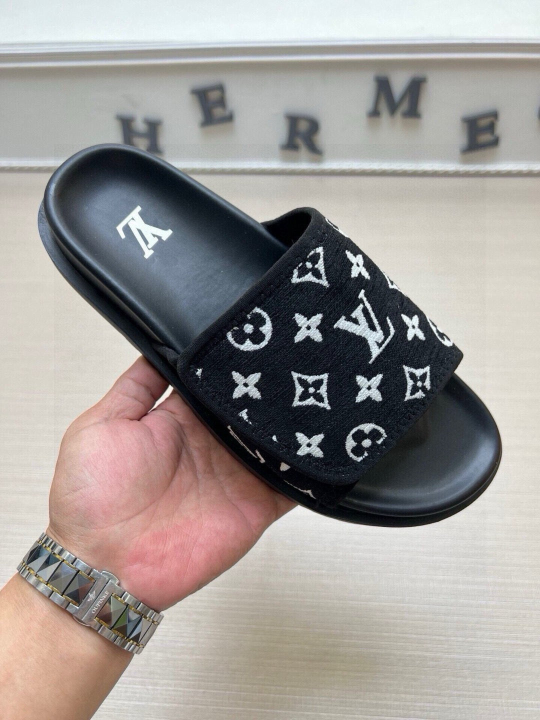 5QE4ZDE Stylish Slippers