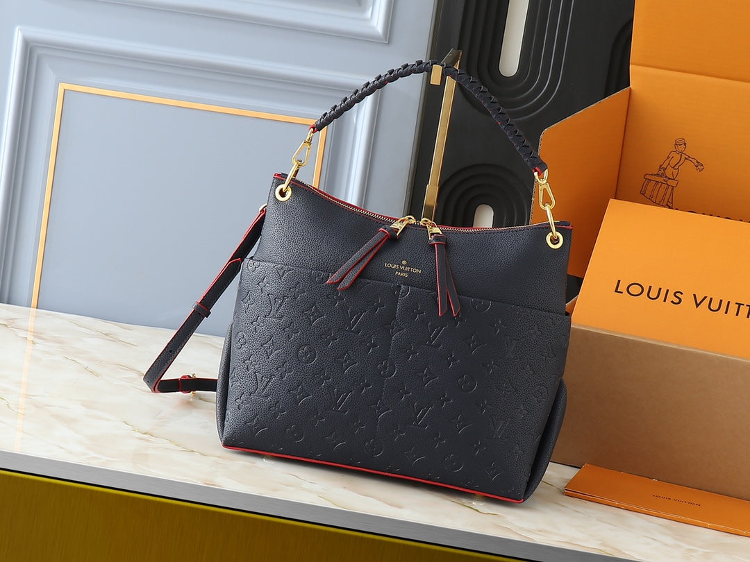 1WE115BDE Stylish leather bag