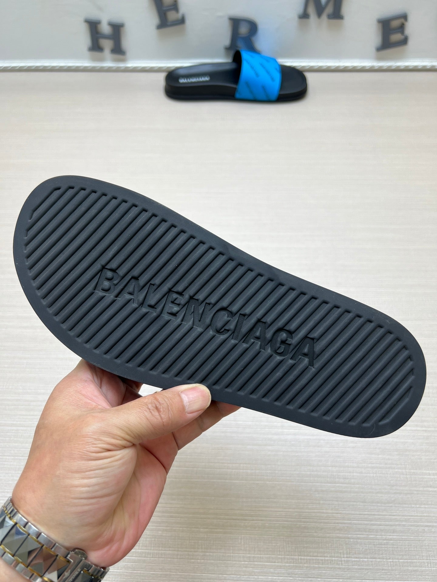 54J99ZDE Stylish slippers