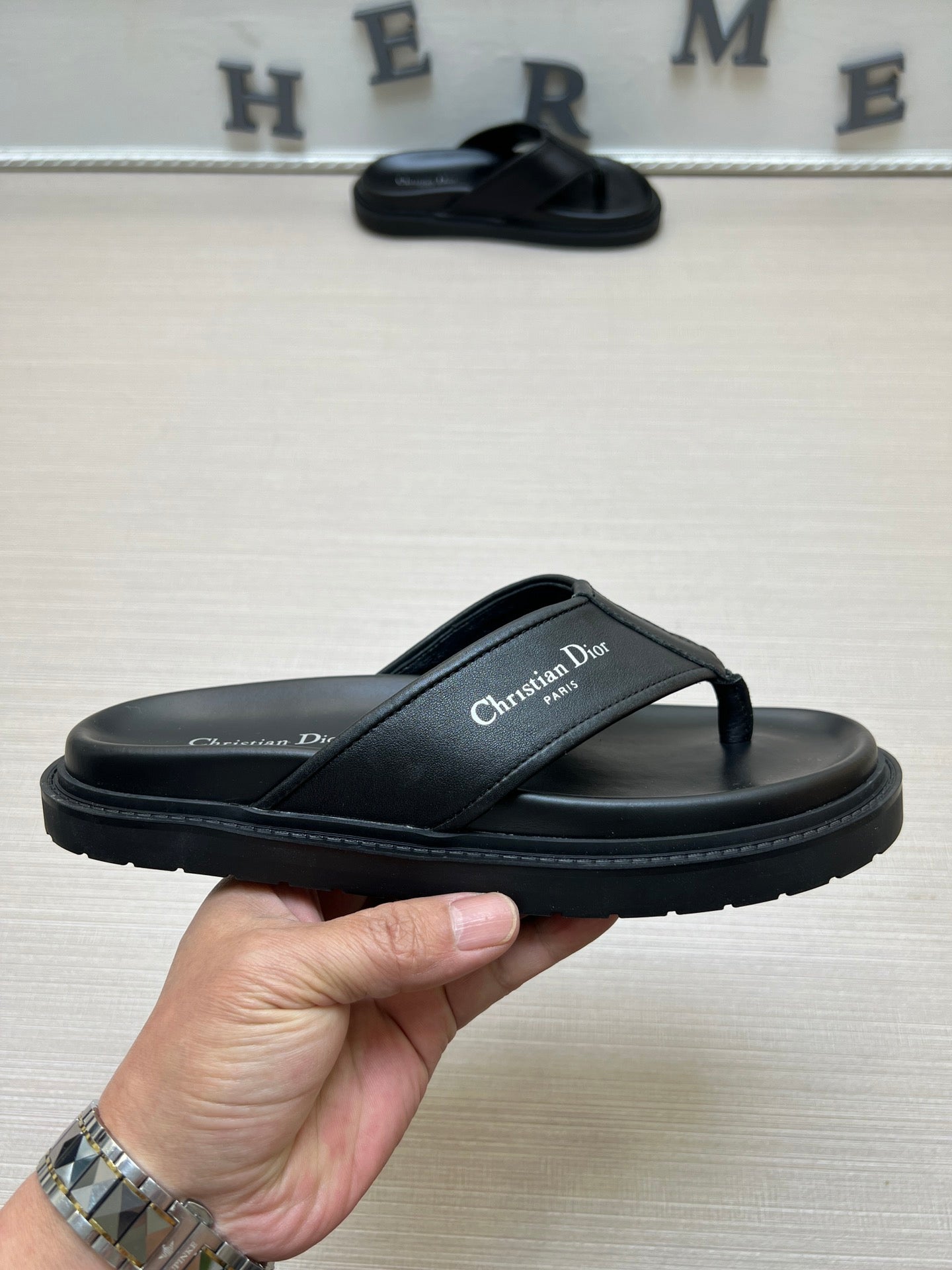 54D115ZDE Stylish slippers