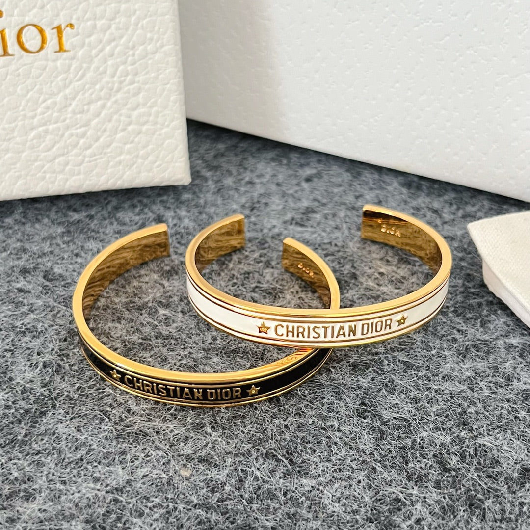 1D240KDE Stylish Bracelets