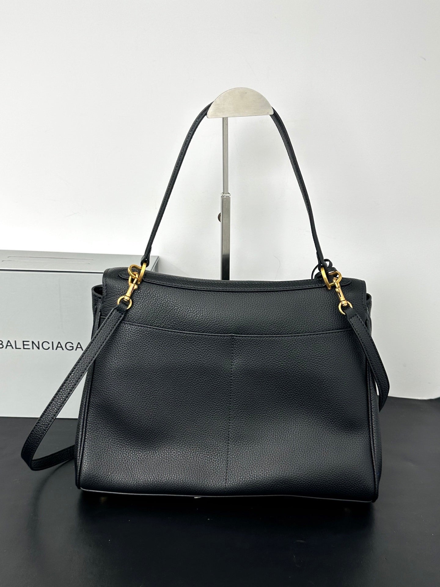 15XJ4BDE Stylish leather bag