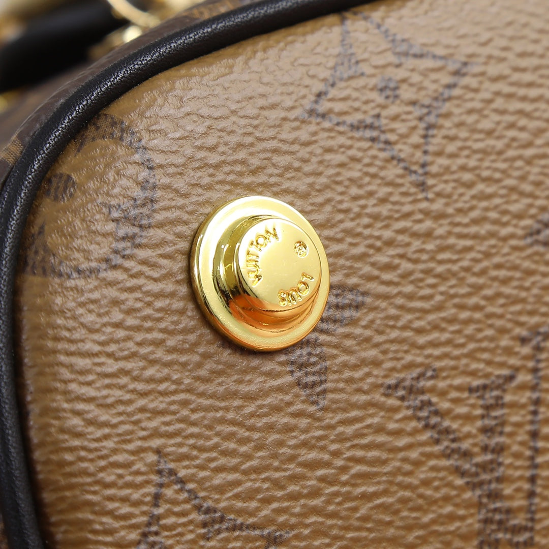 2XE121BDE Stylish leather bag 