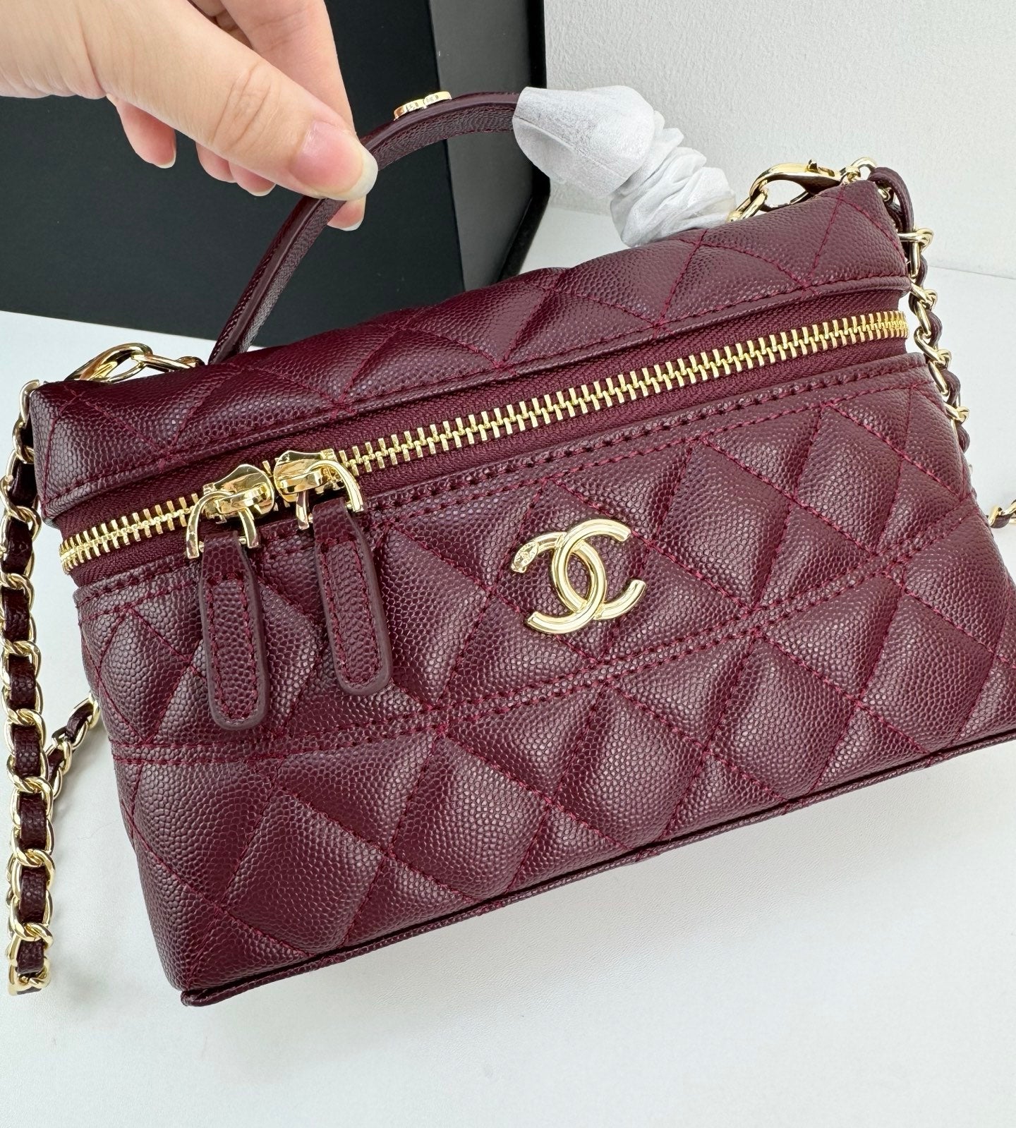 155QC3BDE Stylish leather caviar bag