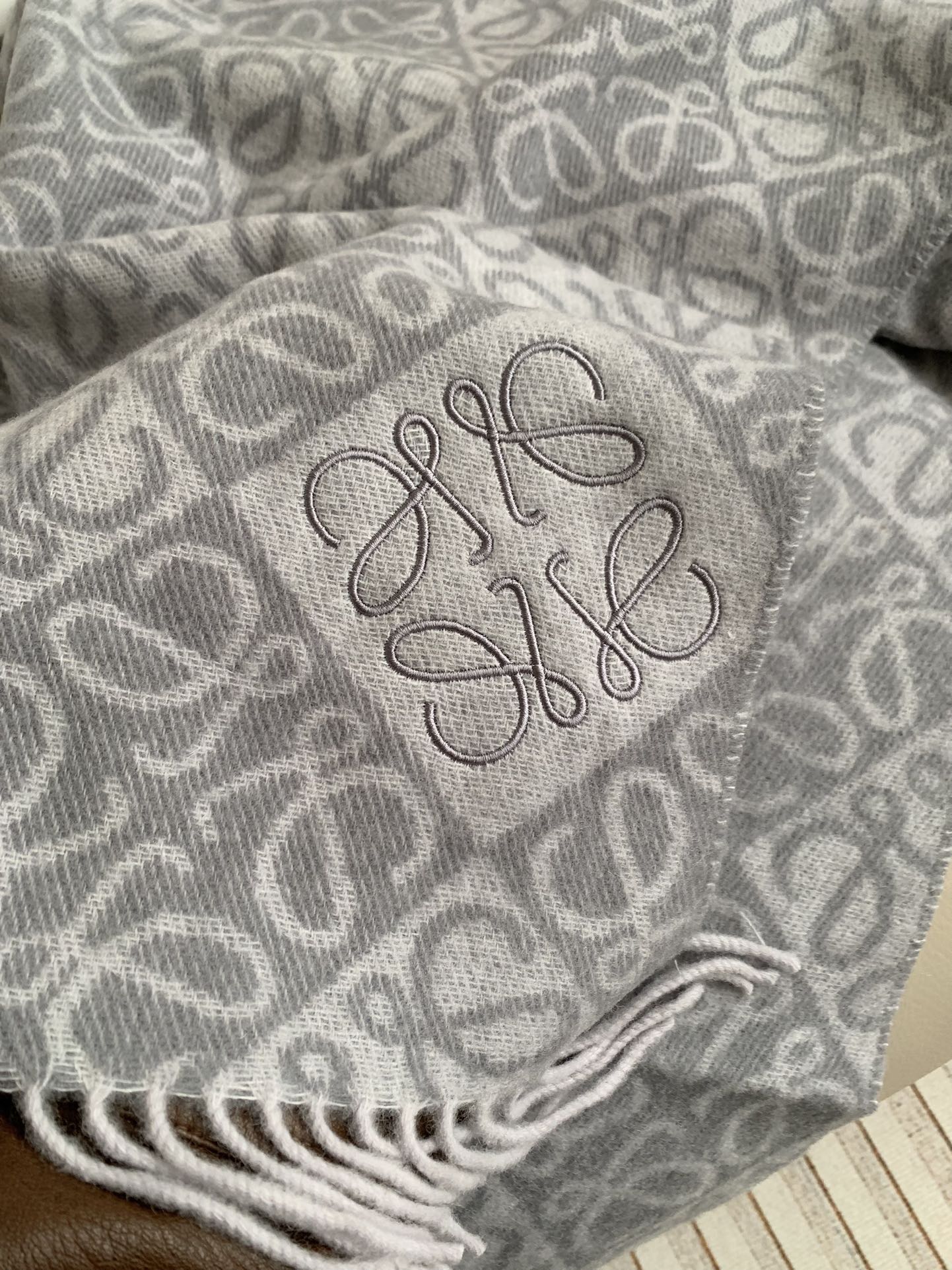 185RA64WDE Stylish Winter Scarves
