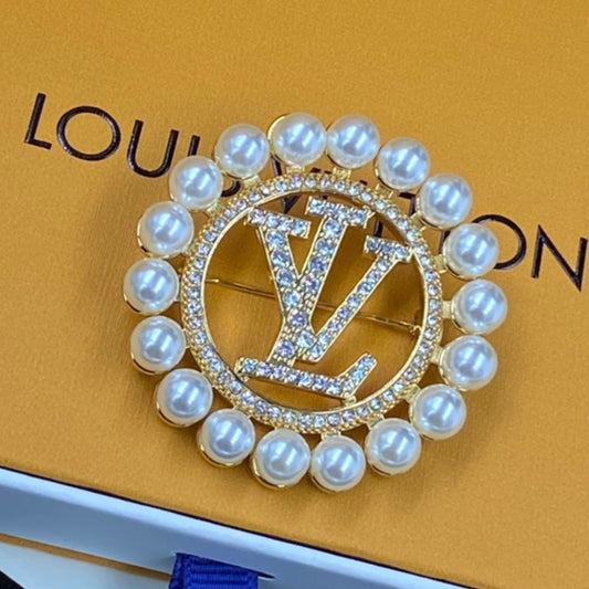 1XE608XDE Stylish Brooch