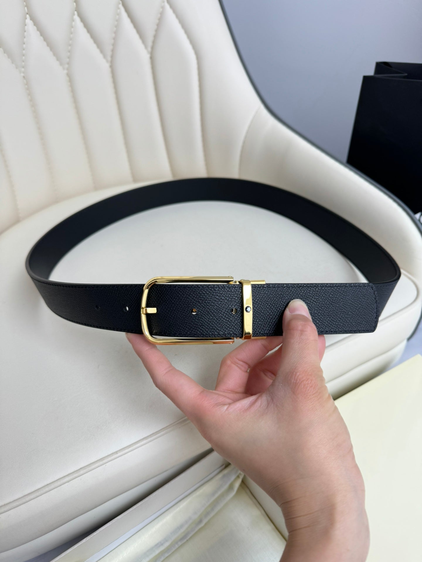 155RA235PDE Stylish  High quality belt With full package