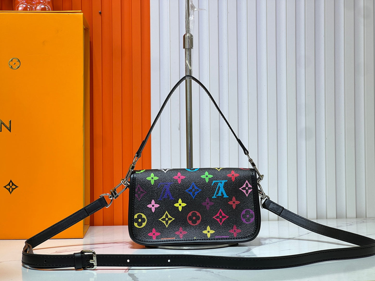 15XE1BDE Stylish leather bag