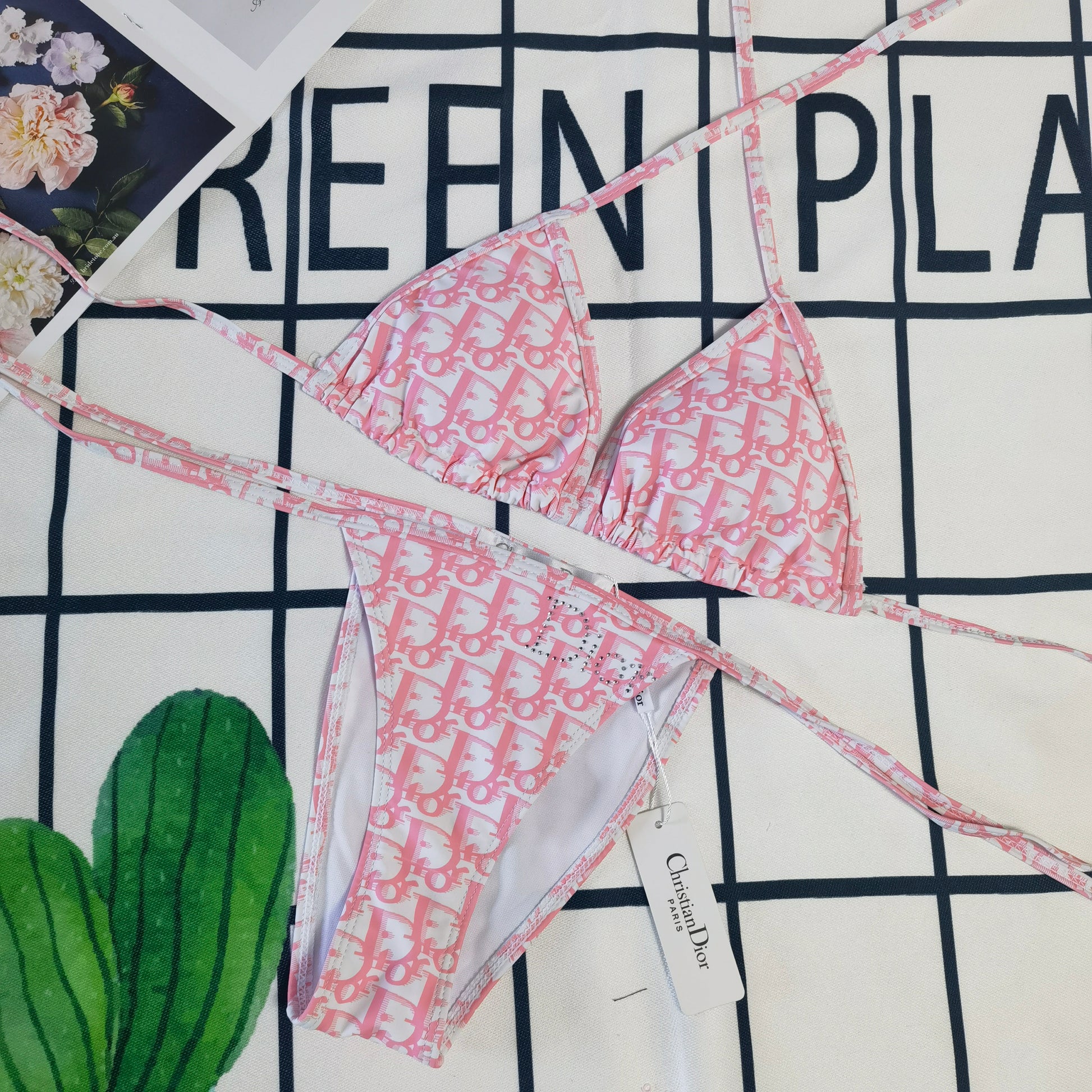 14D68YDE Stylish Bikini swimsuit