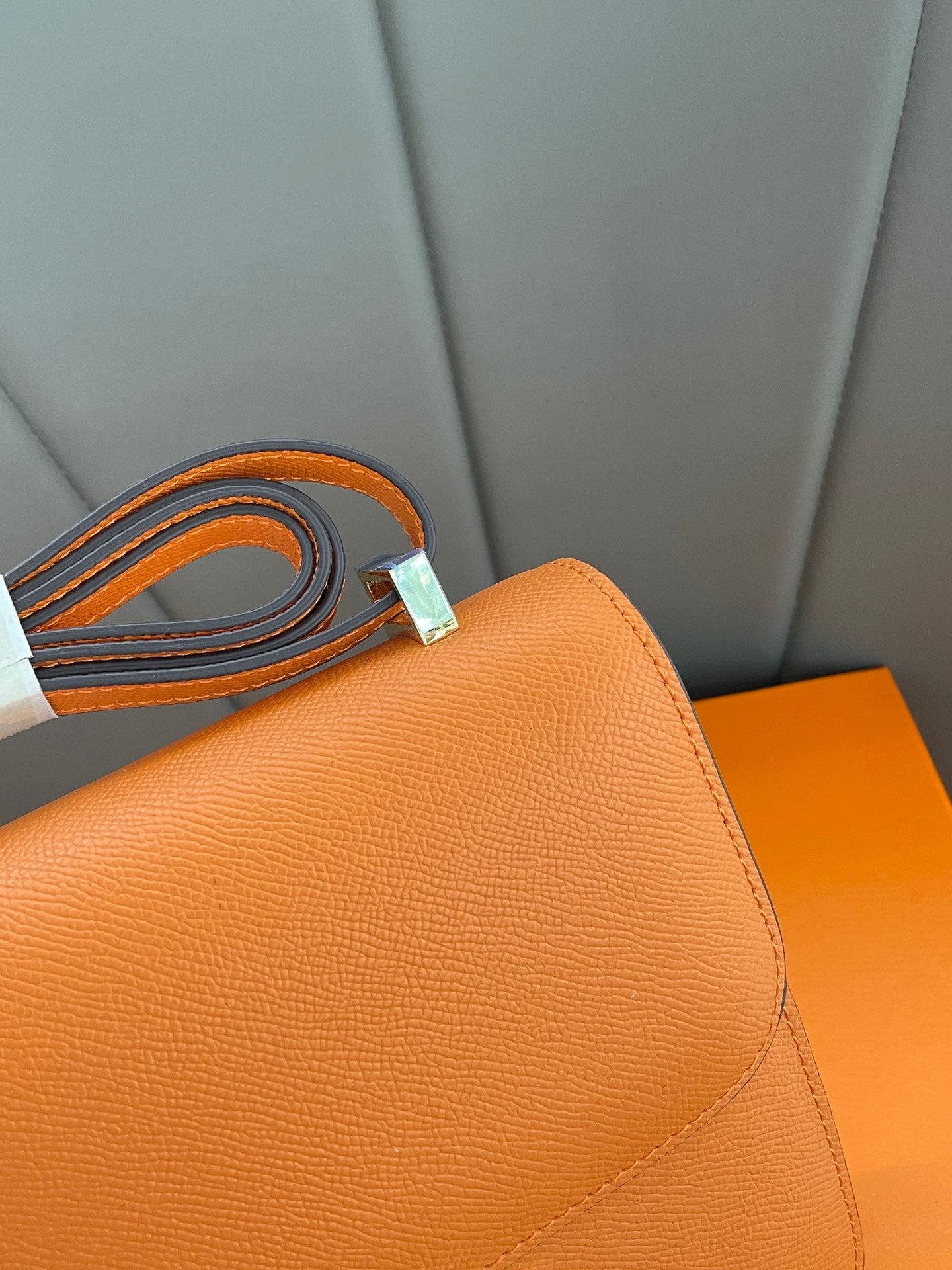 155NH65BDE Stylish leather bag