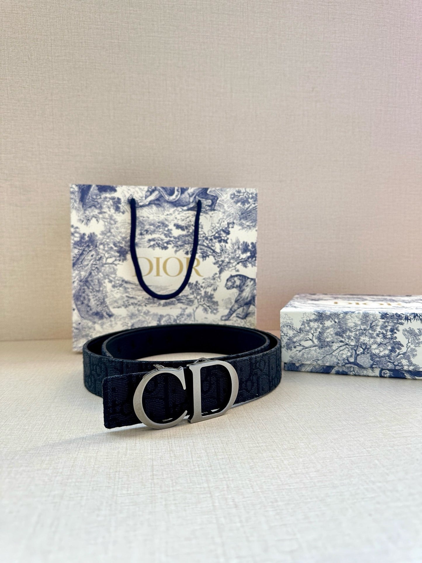 155RD206PDE Stylish  High quality belt With full package