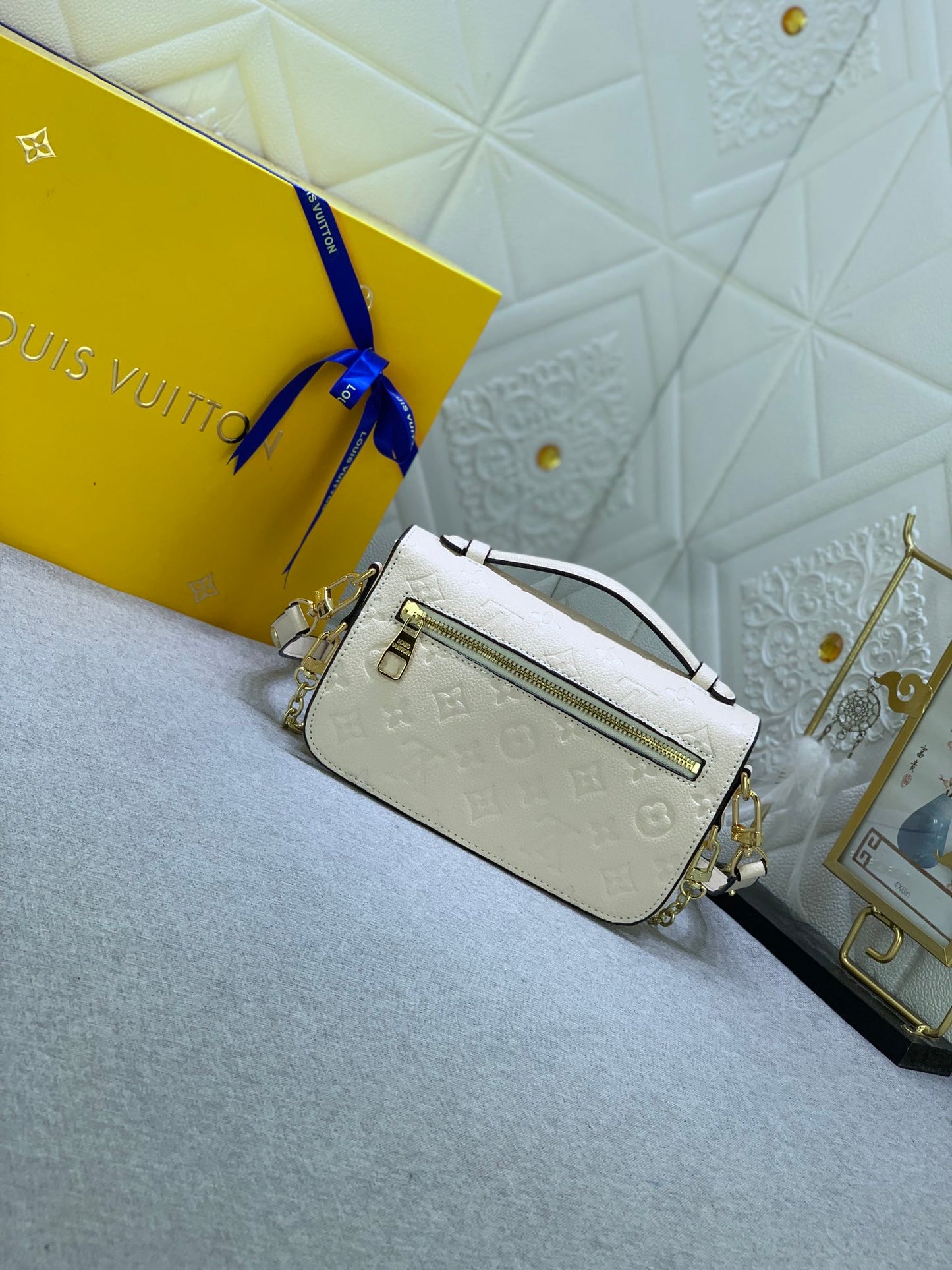 2XE43BDE Stylish leather bag 