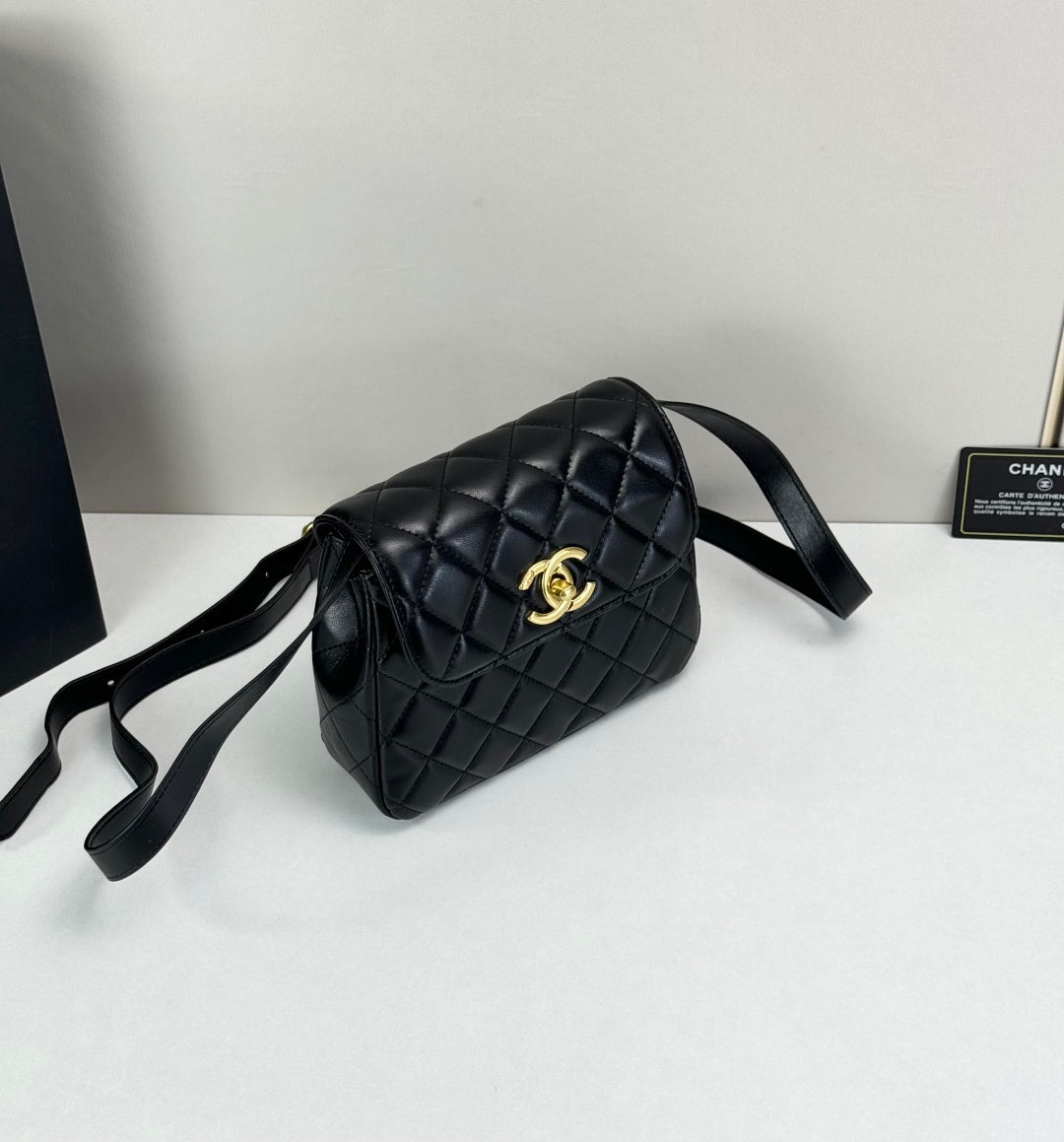 15RC63BDE Stylish leather bag