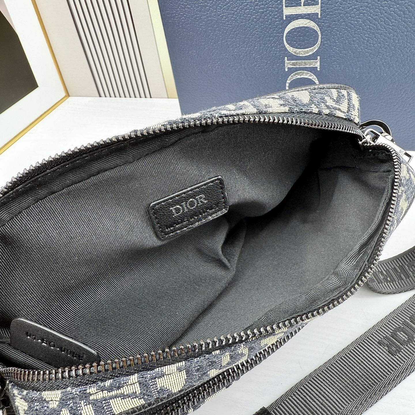 15RD66BDE Stylish bag