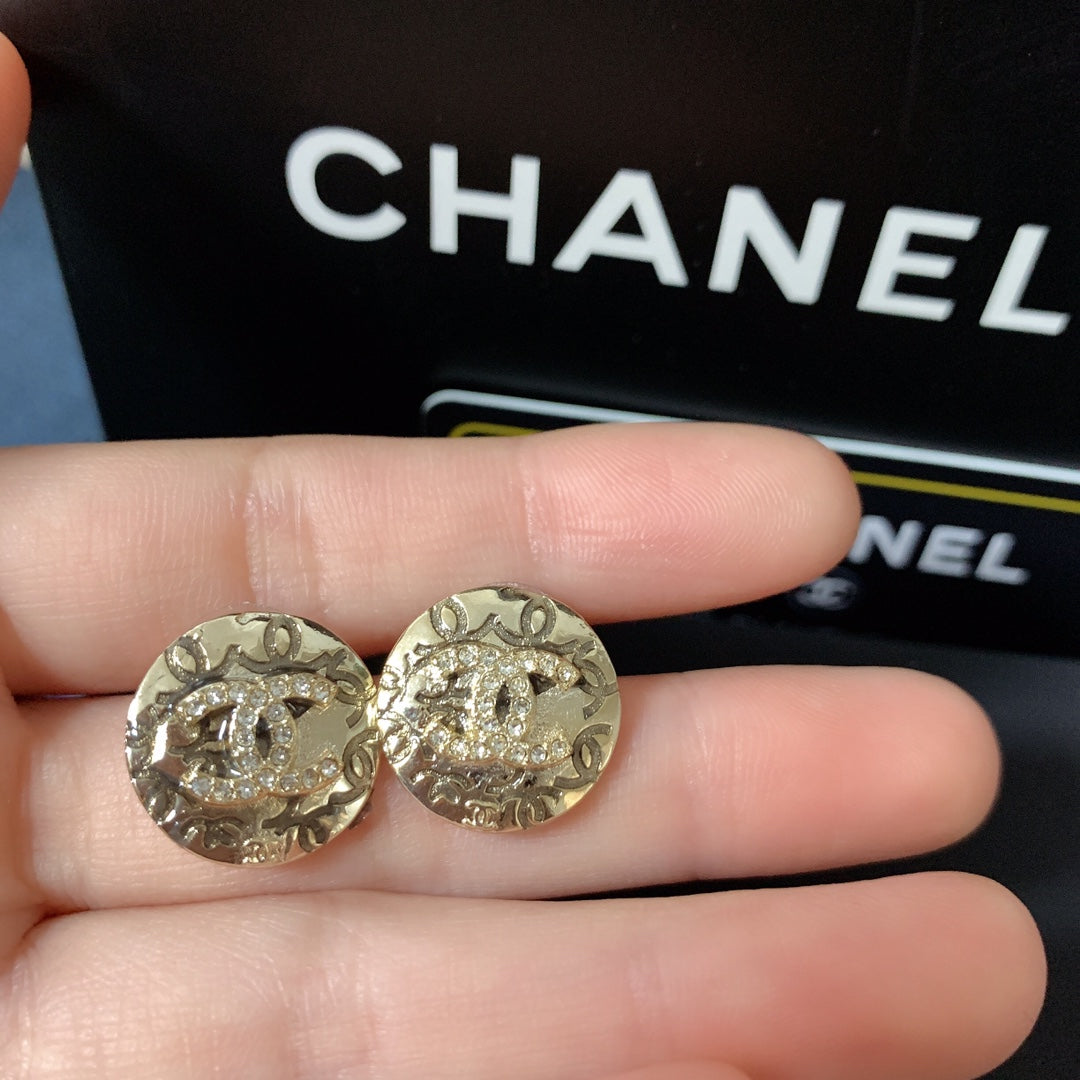 14C83EDE Stylish Earrings