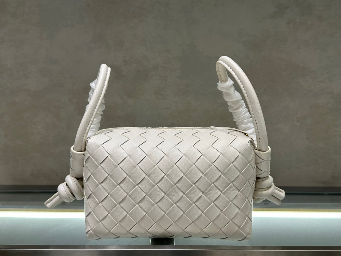 1XA84BDE Stylish leather bag