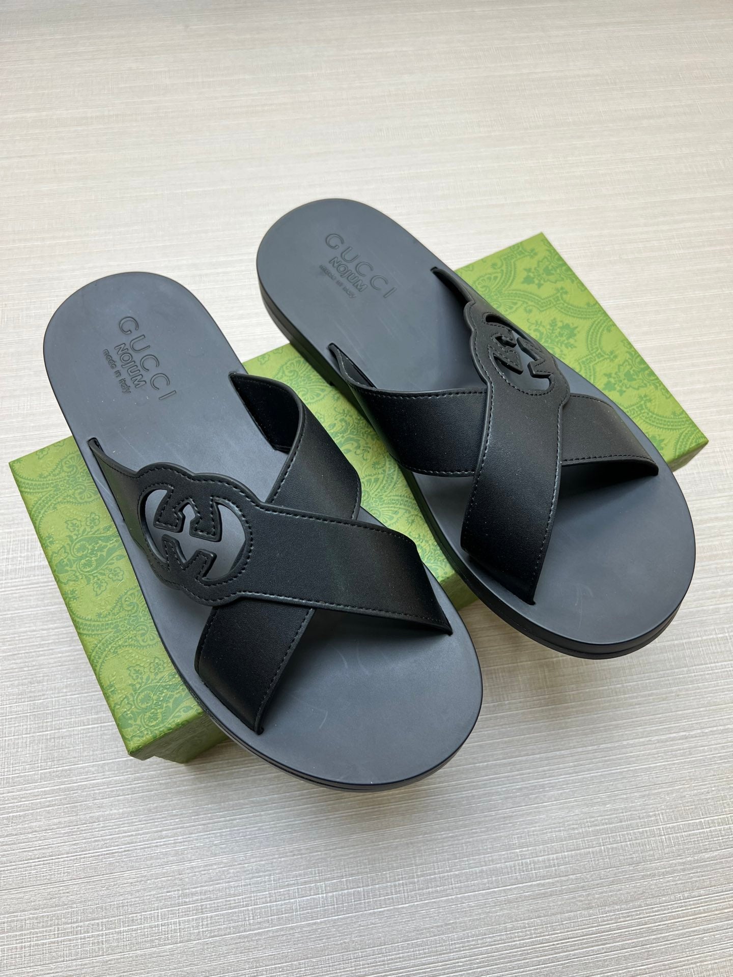 54B12ZDE Stylish slippers