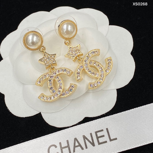 15QC10EDE Stylish Earrings
