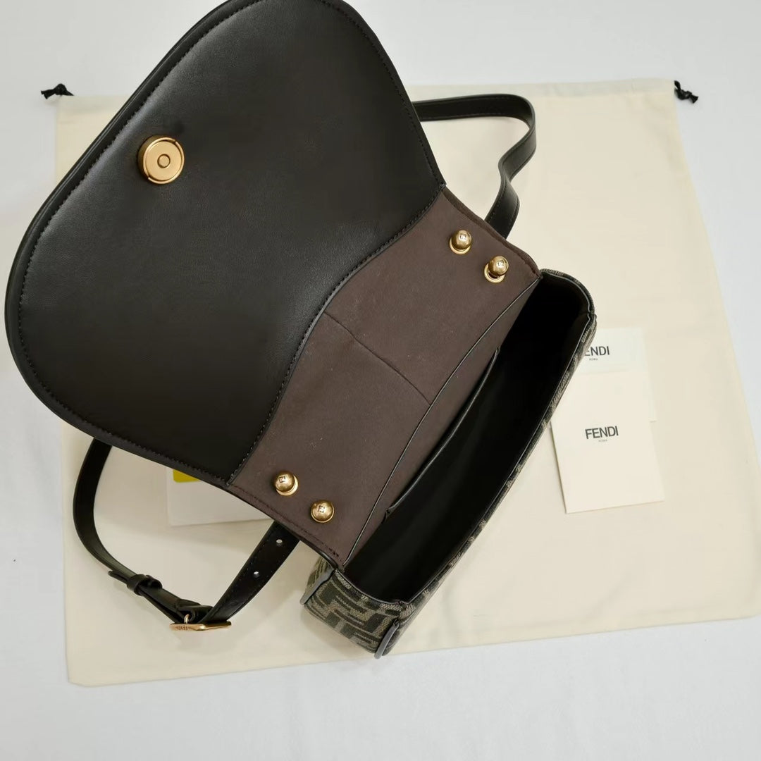 2XF89BDE Stylish leather bag 