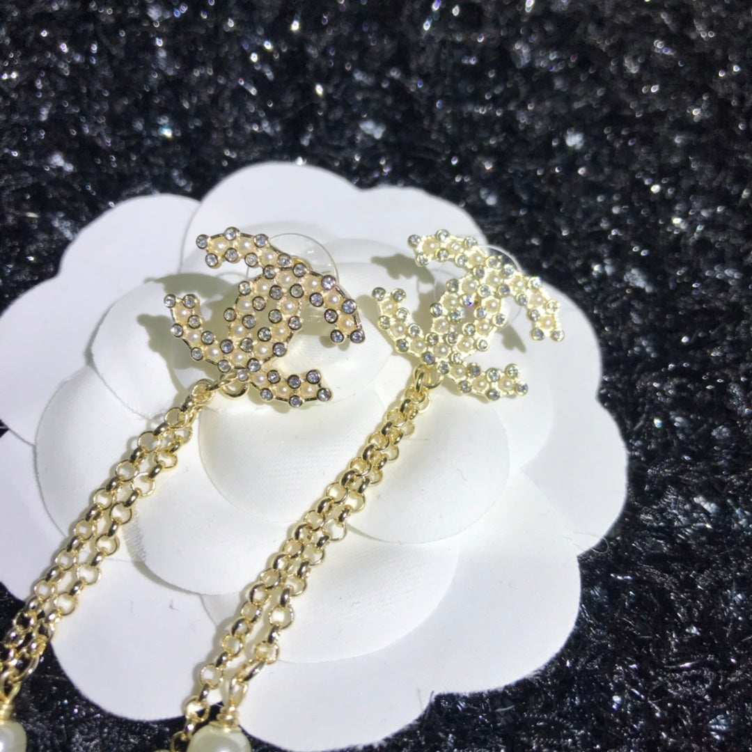 14C64EDE Stylish Earrings