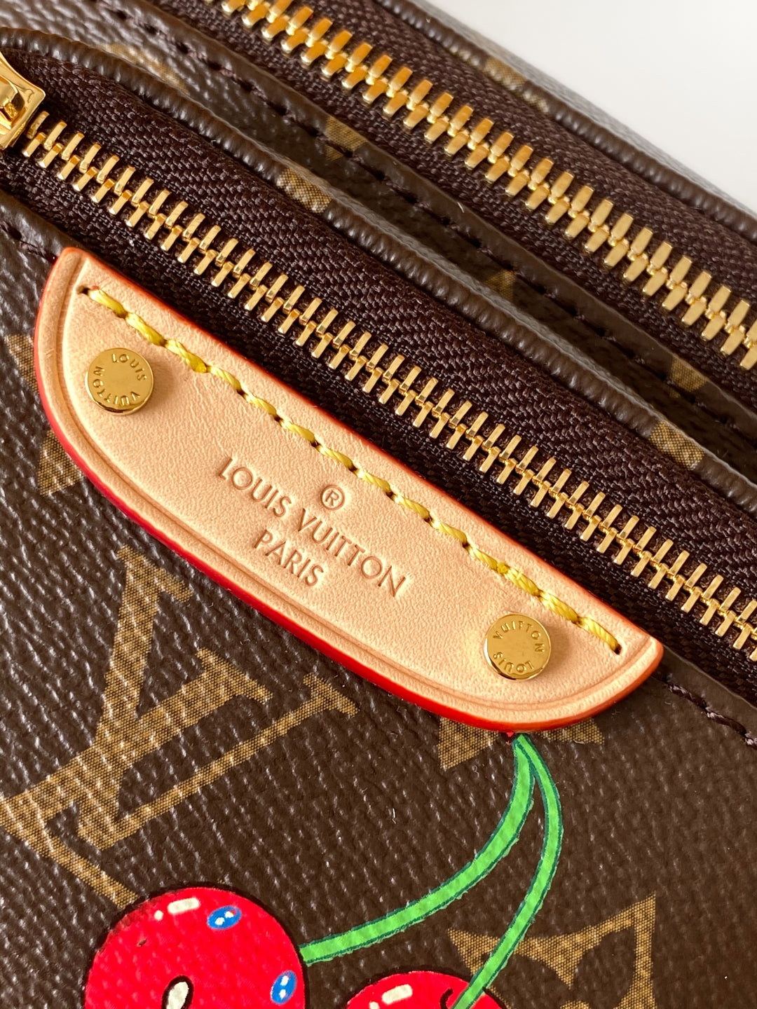 15RE37BDE Stylish leather bag