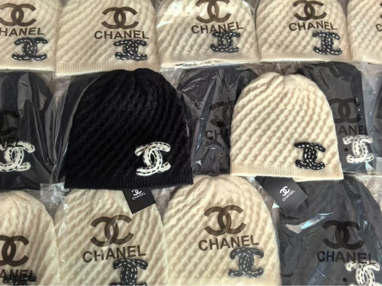 125ZC488MDE Stylish hats