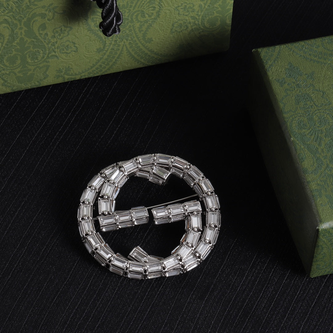 14B492XDE Stylish Brooch
