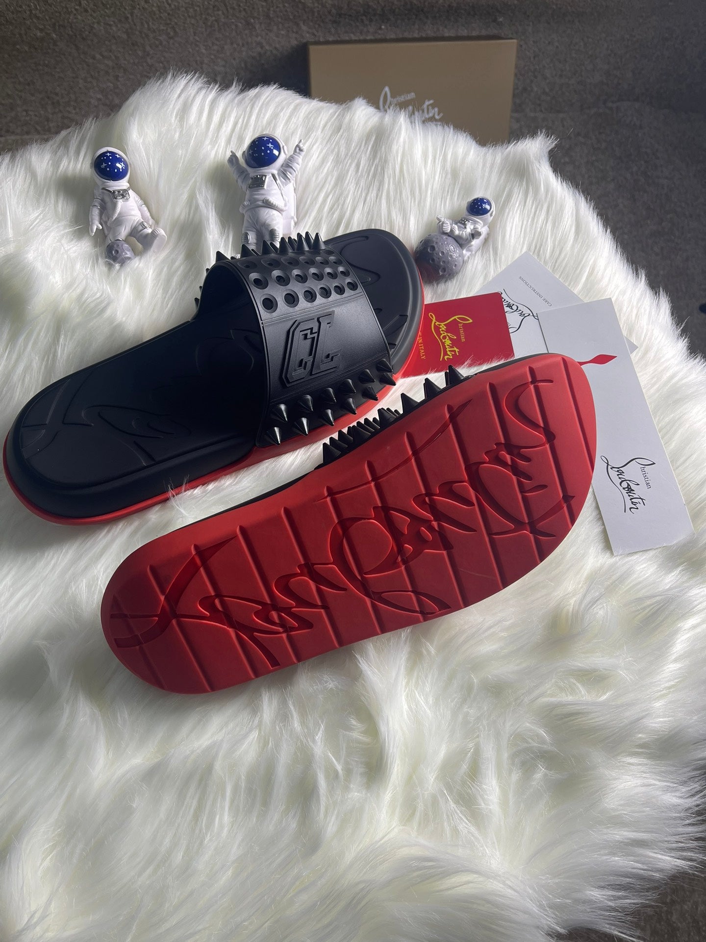 J4A22ZDE Stylish Slippers