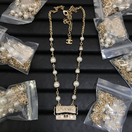 175RC17XDE Stylish Necklaces