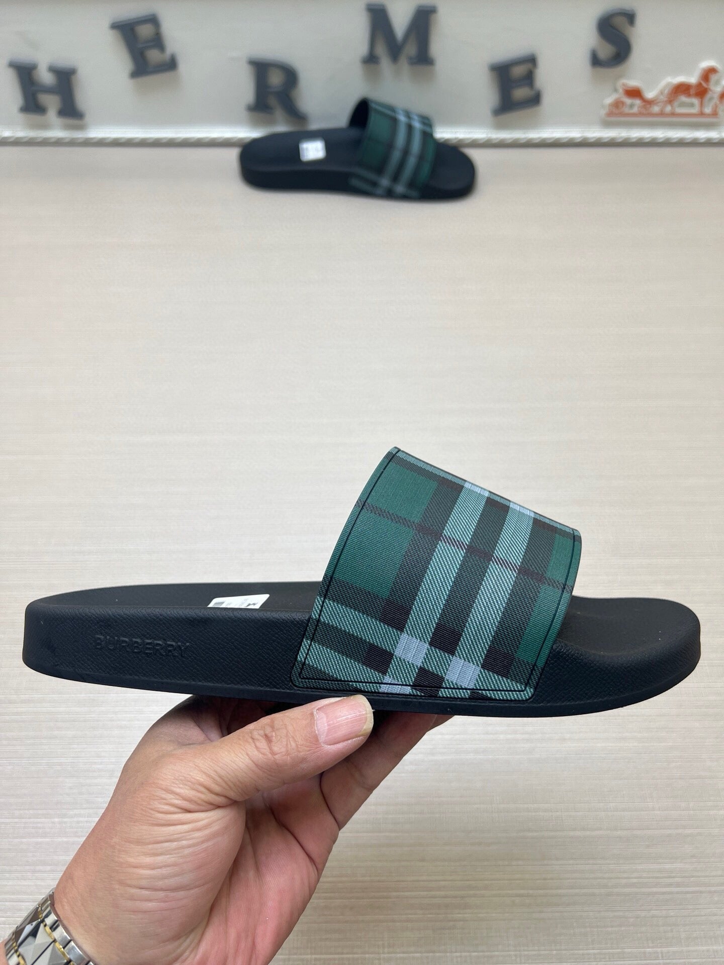 535ZR251ZDE Stylish Slippers