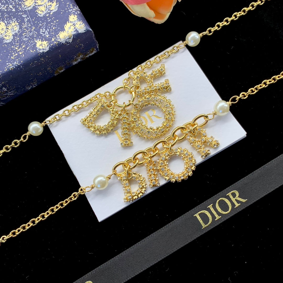 165ND4XDE Stylish  Bracelets