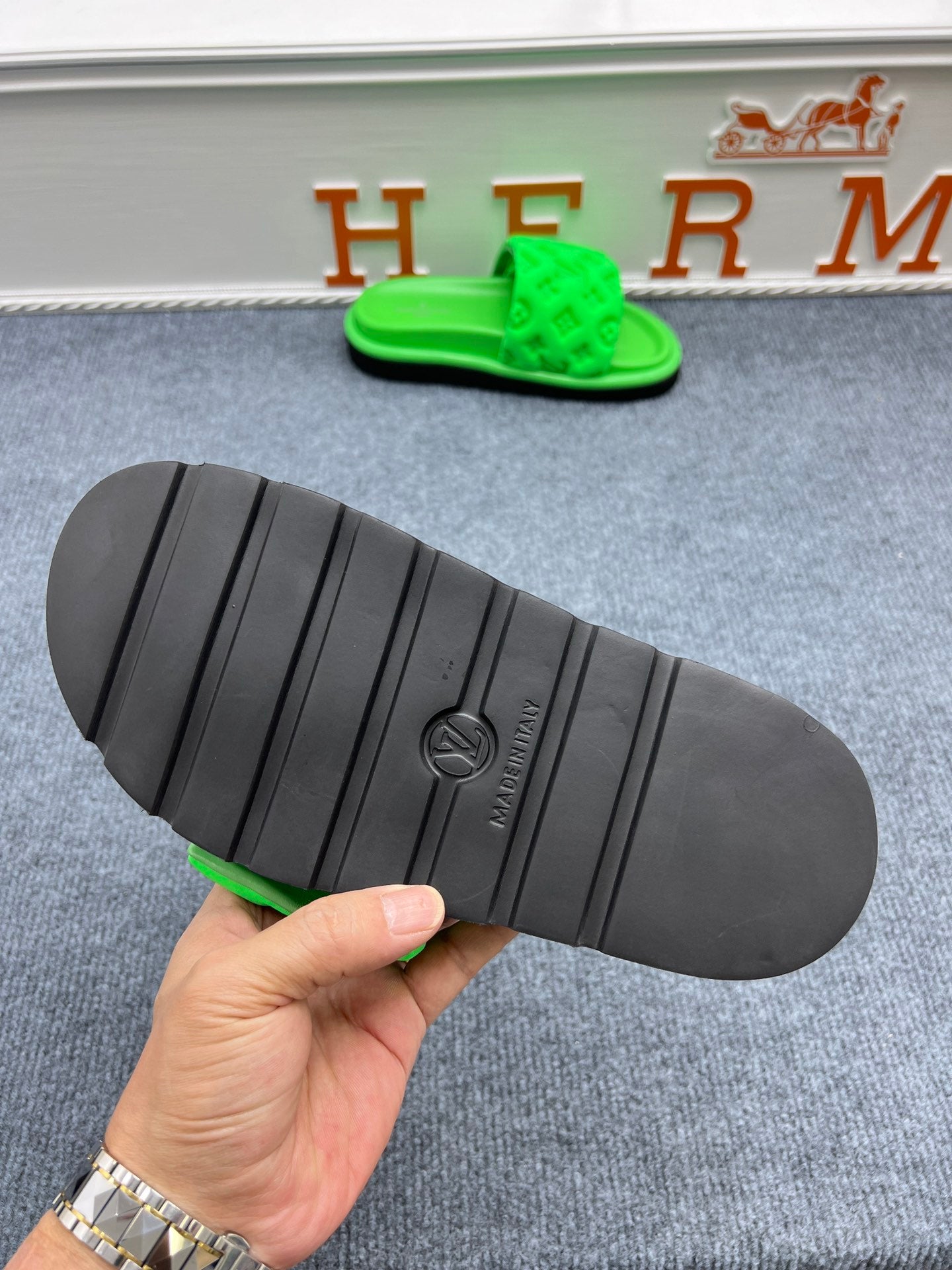 5YE115ZDE Stylish Slippers