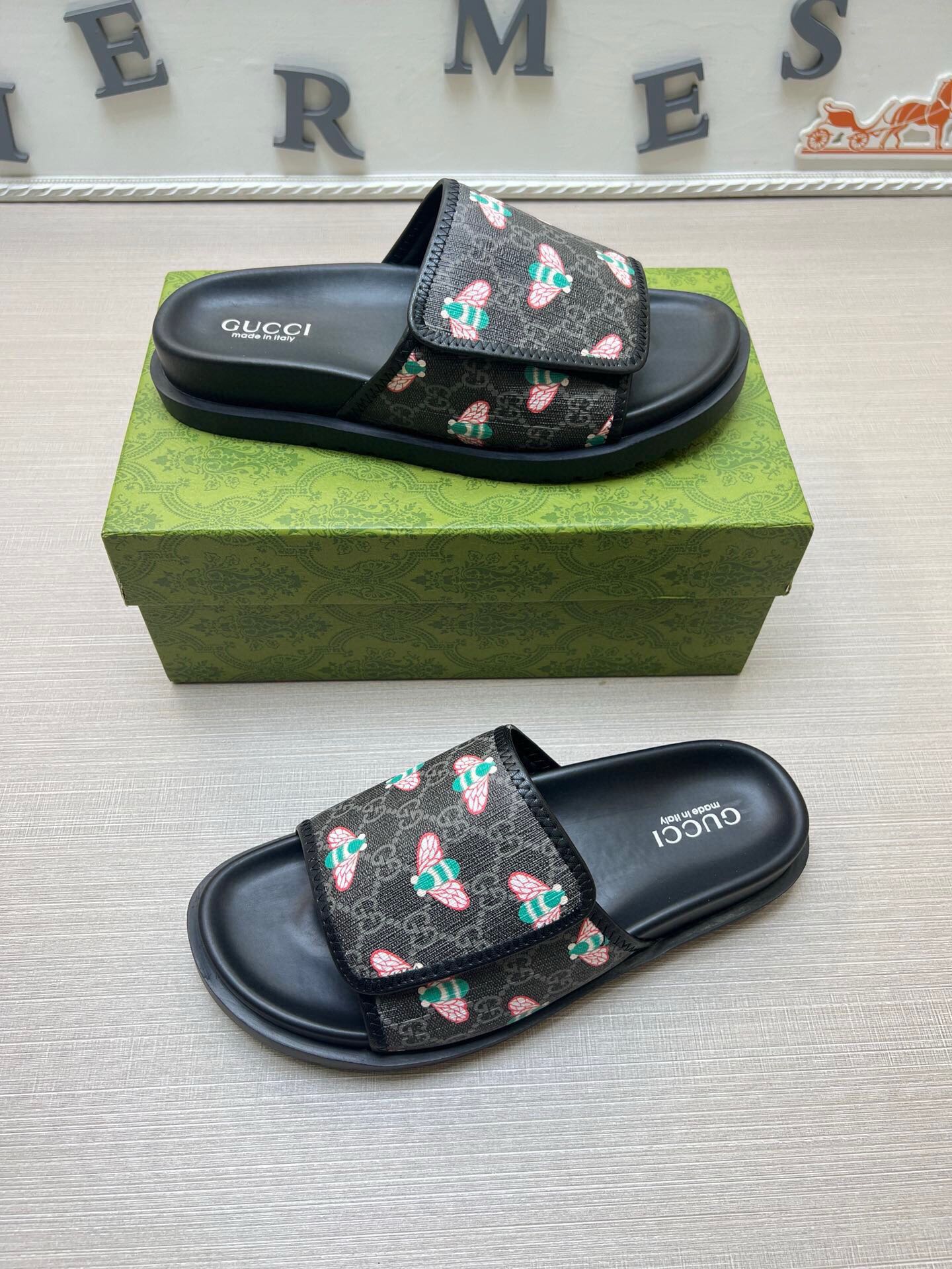 5WB240ZDE Stylish Slippers