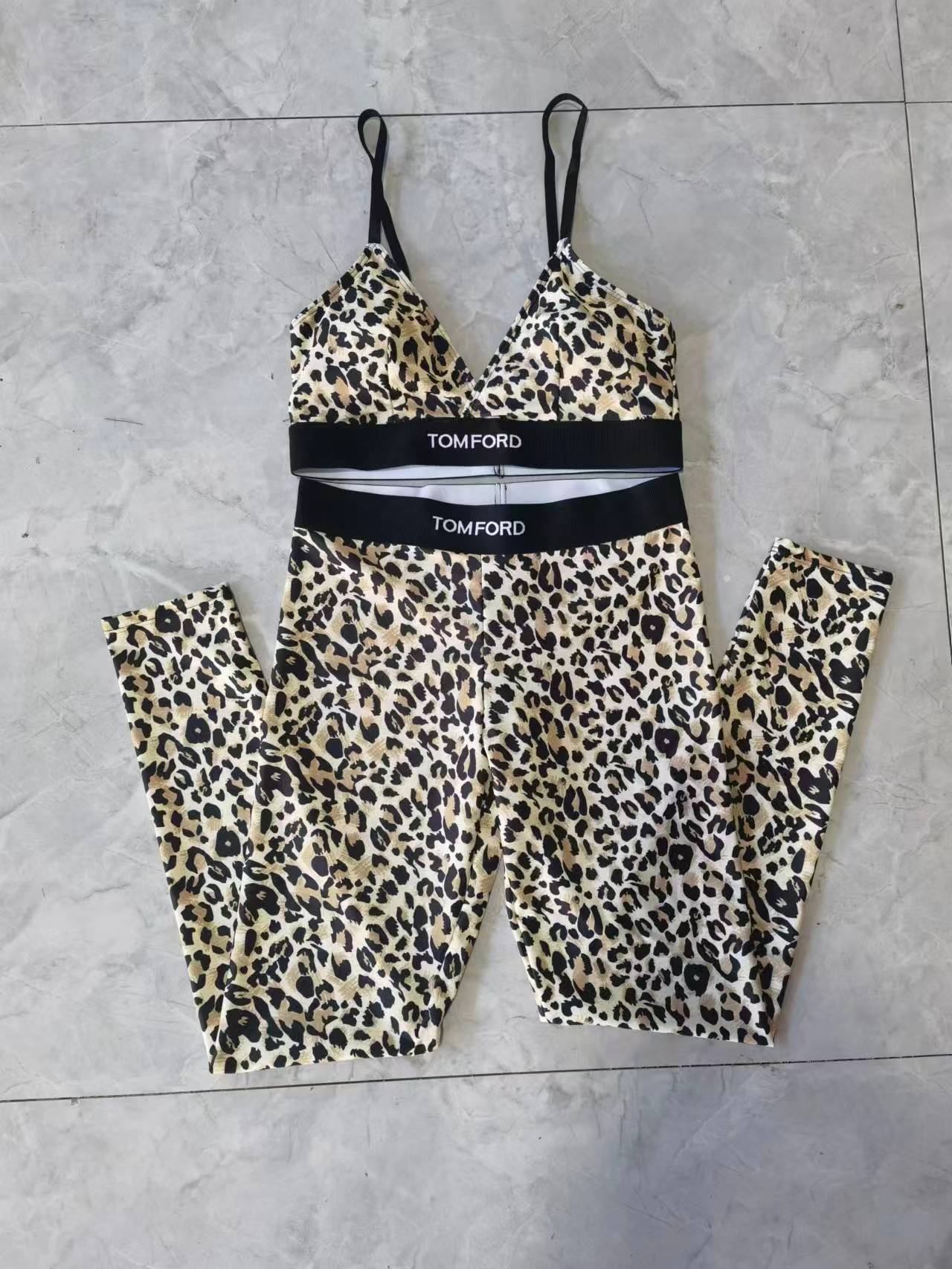 14A52YDE Stylish Long sleeve swimsuit