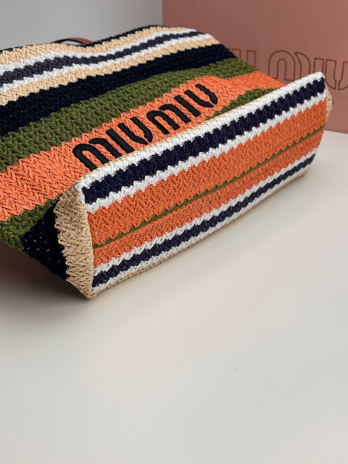 1XA78BDE Stylish Woven Bag