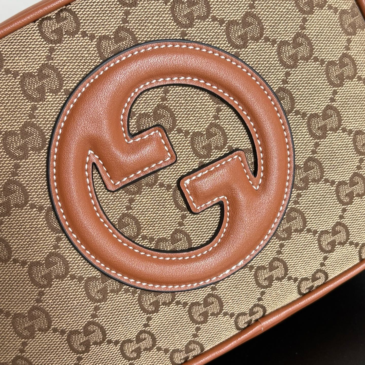 2WB18BDE Stylish leather bag