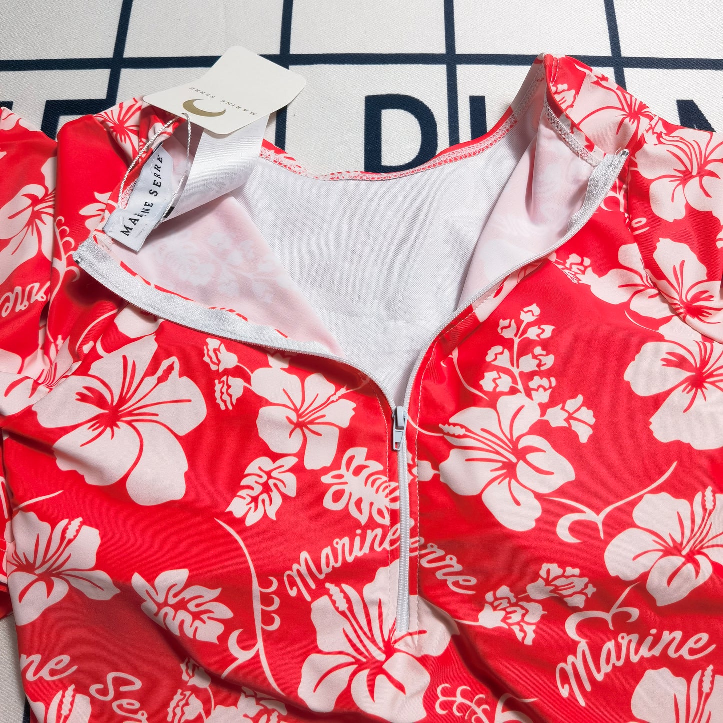 14A134YDE Stylish Long sleeve swimsuit