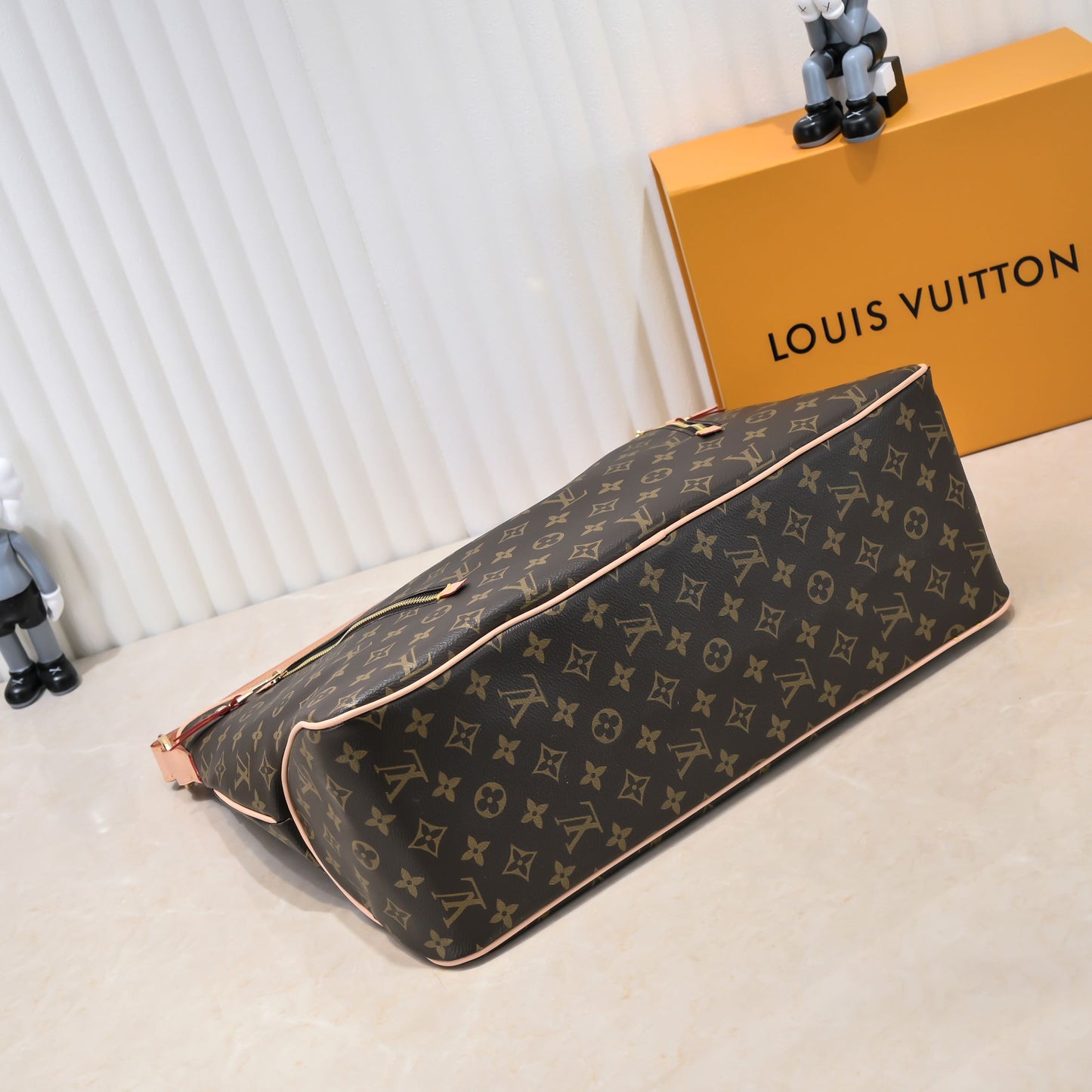 155NE29BDE Stylish leather bag