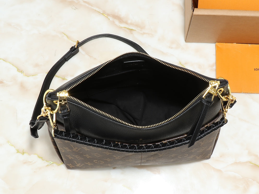 1WE115BDE Stylish leather bag